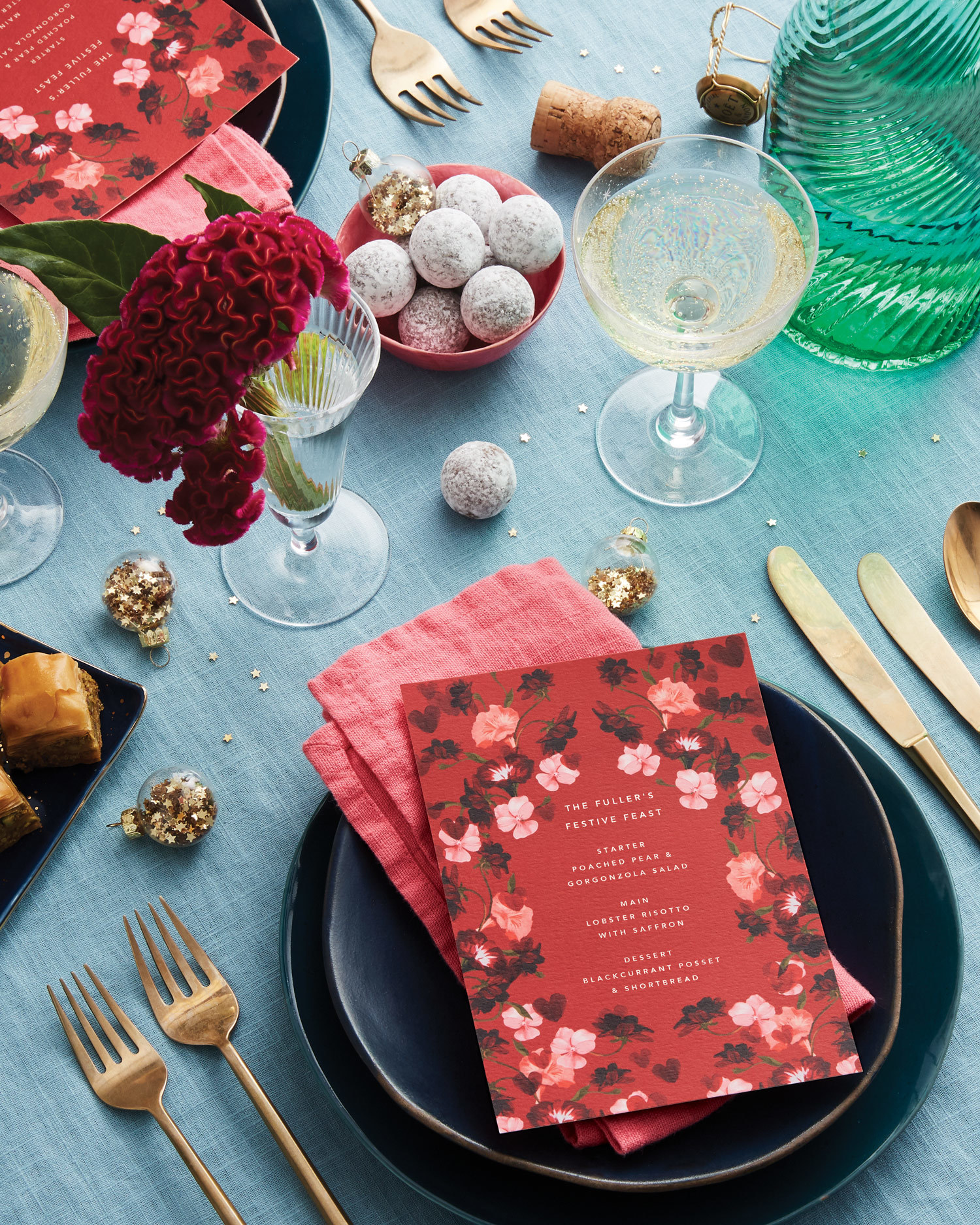 11.18 TheFold FestiveTableSettings NonTraditional