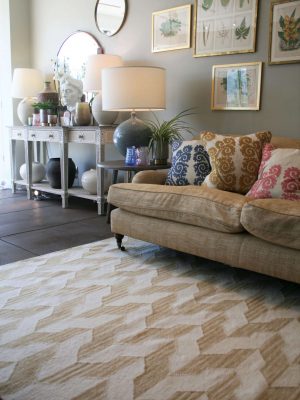 yellow kelim with yellow gold sofa