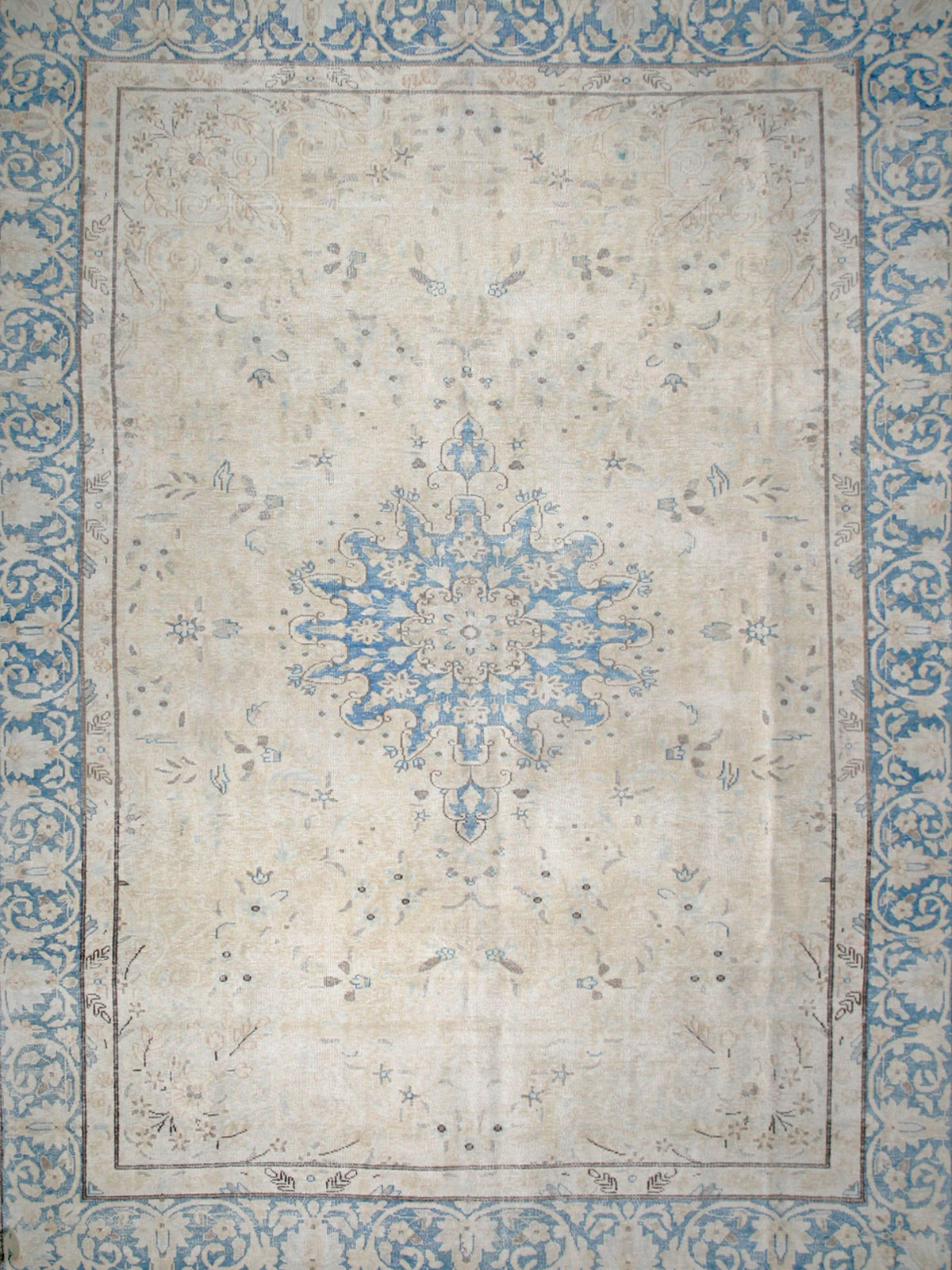 Antique / Vintage / Classic rugs